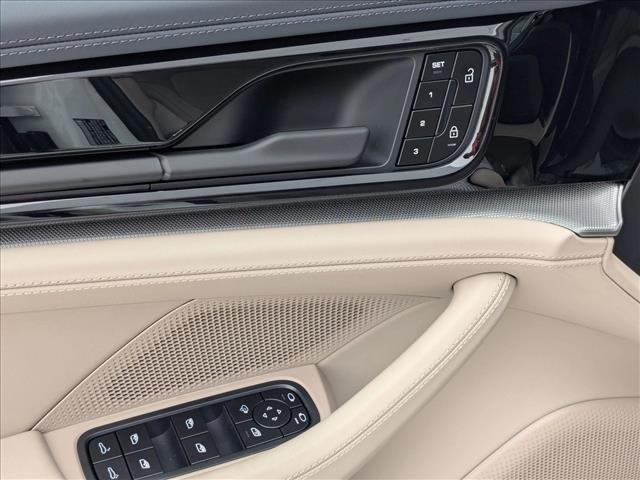 2025 Porsche Panamera 4