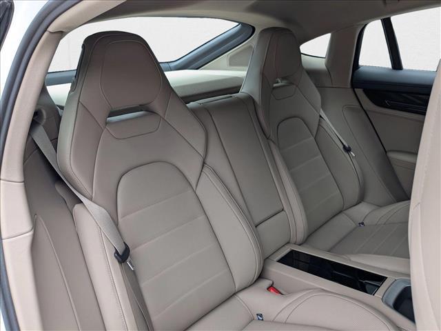2025 Porsche Panamera 4