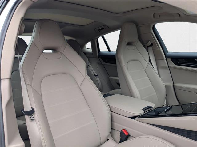 2025 Porsche Panamera 4