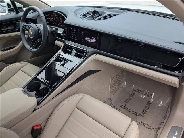 2025 Porsche Panamera 4