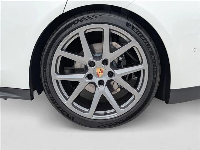 2025 Porsche Panamera 4