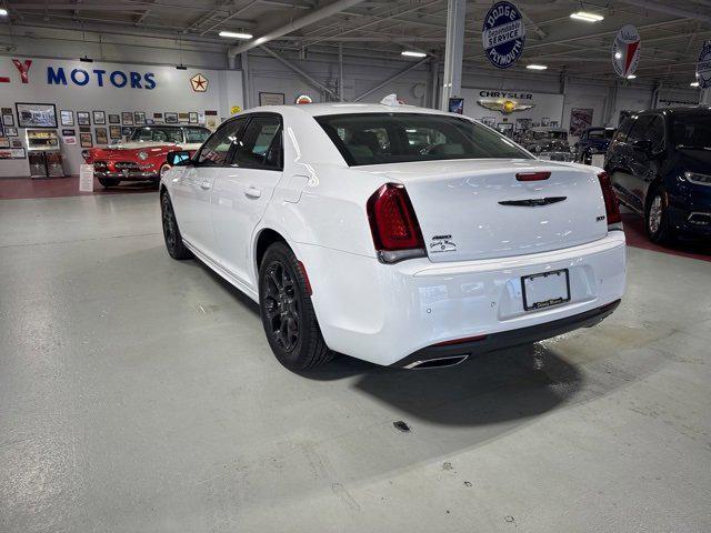 2023 Chrysler 300 Touring L AWD