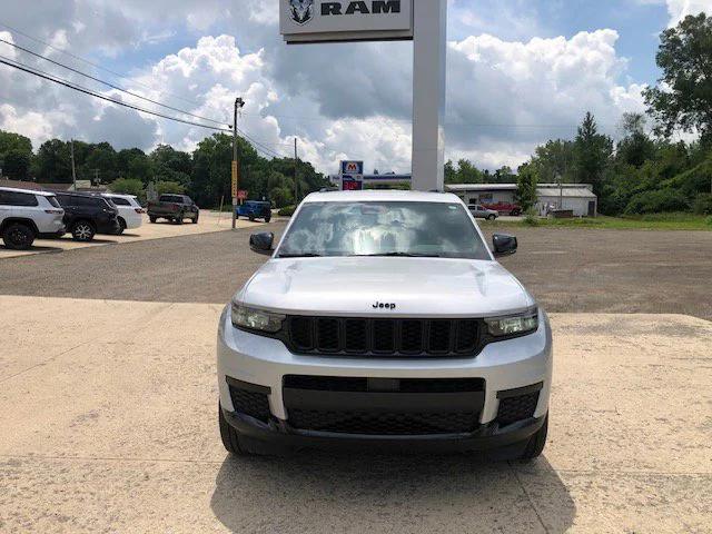 2022 Jeep Grand Cherokee L Altitude 4x4 2022 Jeep Grand Cherokee L Altitude 4x4