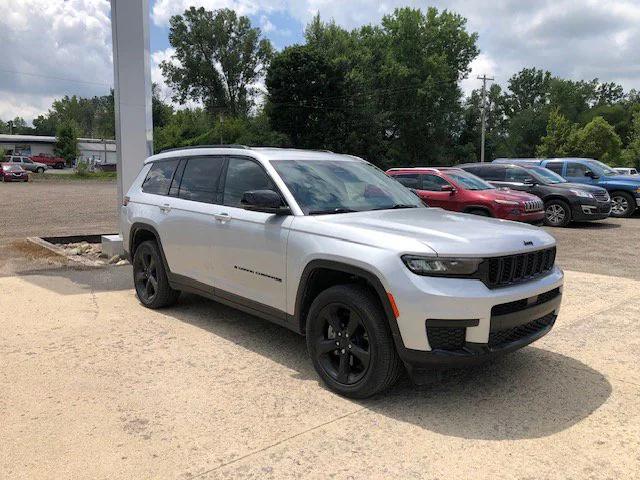 2022 Jeep Grand Cherokee L Altitude 4x4 2022 Jeep Grand Cherokee L Altitude 4x4