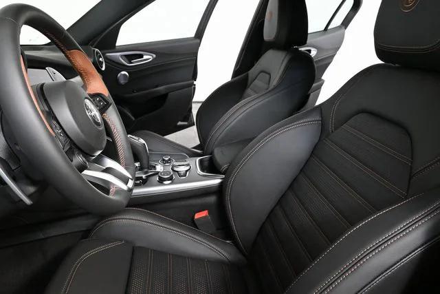 2025 Alfa Romeo Giulia GIULIA INTENSA RWD