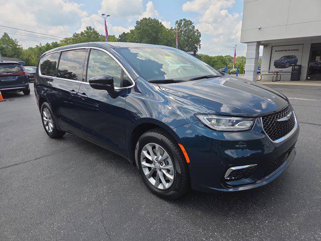 2025 Chrysler Pacifica PACIFICA SELECT AWD