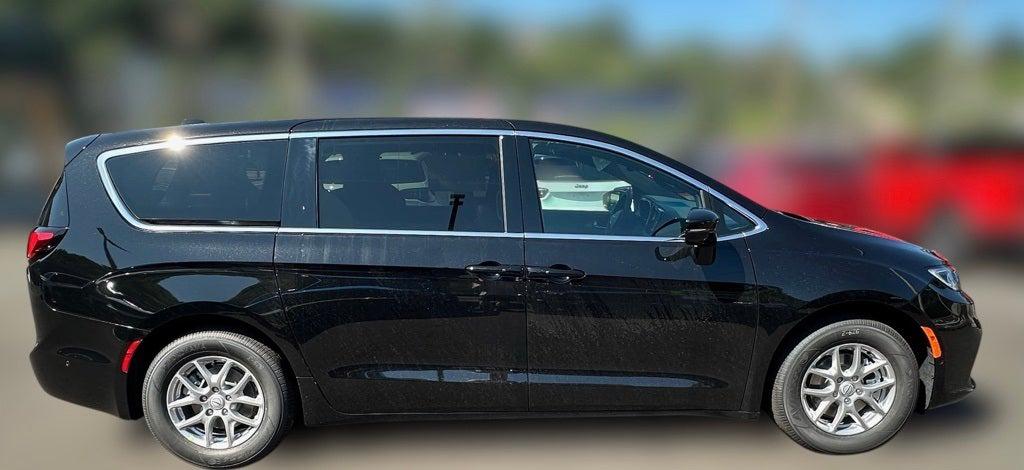 2025 Chrysler Pacifica PACIFICA SELECT