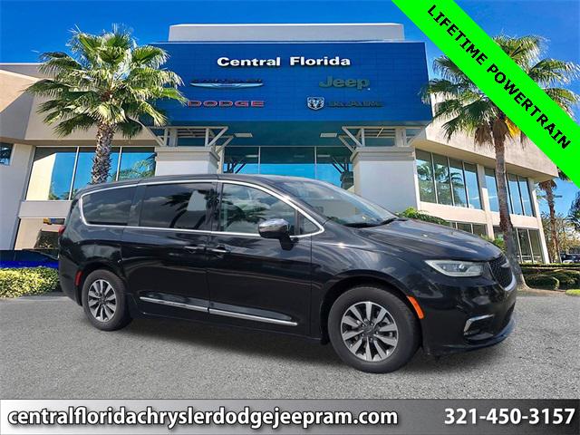 2023 Chrysler Pacifica Hybrid Limited