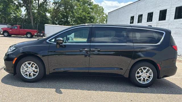 2025 Chrysler Pacifica PACIFICA SELECT