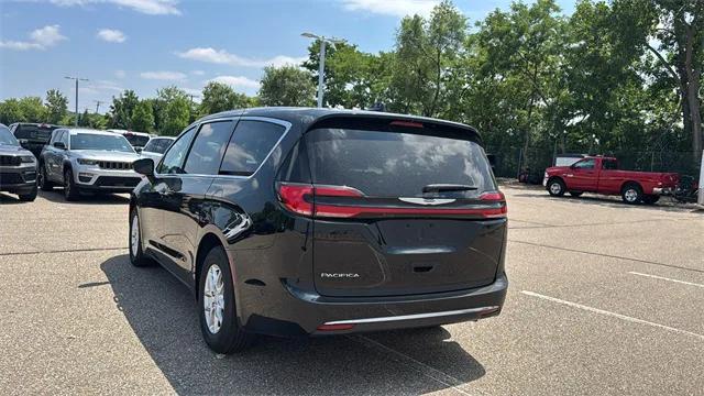 2025 Chrysler Pacifica PACIFICA SELECT
