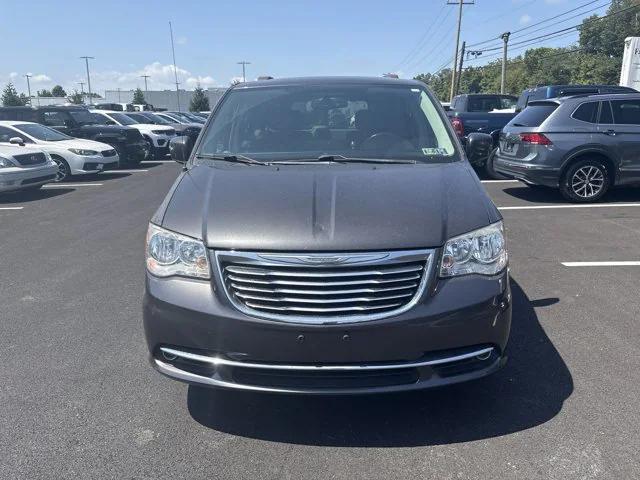 2016 Chrysler Town and Country Touring