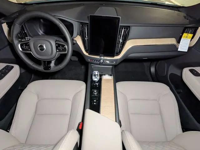 2026 Volvo XC60 B5 Plus