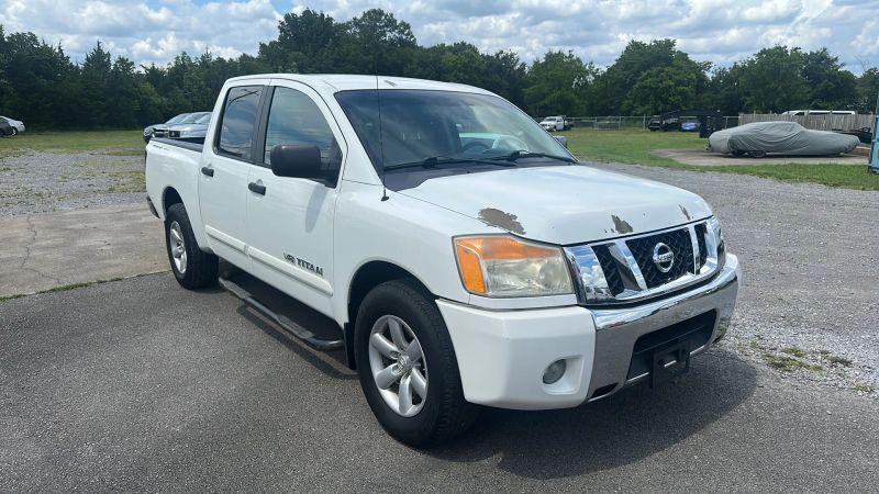 2012 Nissan Titan SV