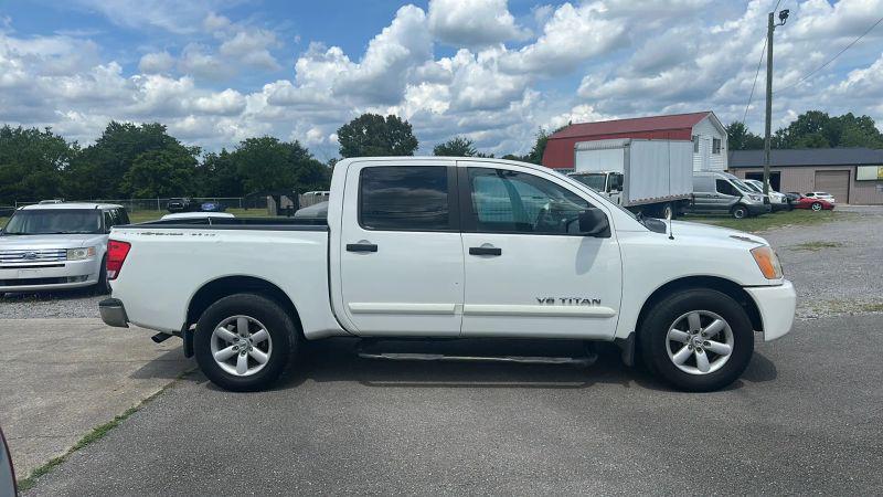 2012 Nissan Titan SV