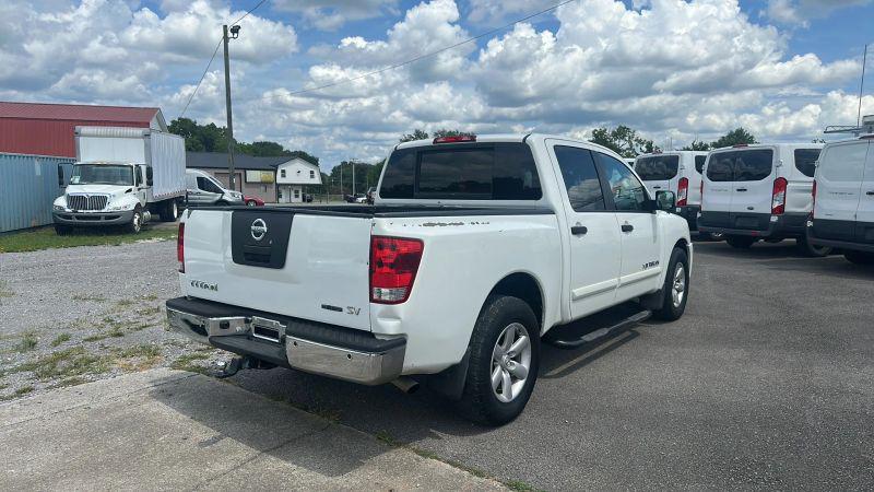 2012 Nissan Titan SV