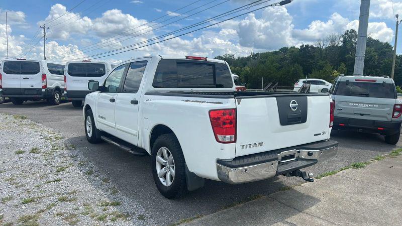 2012 Nissan Titan SV