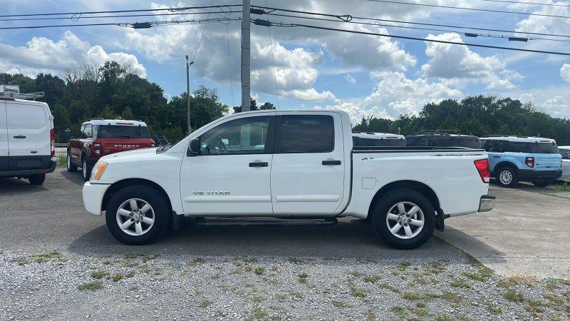 2012 Nissan Titan SV