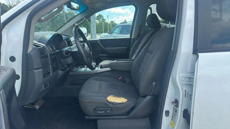 2012 Nissan Titan SV