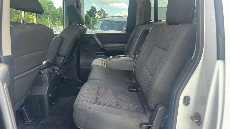 2012 Nissan Titan SV