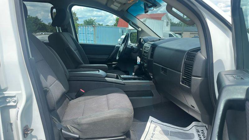 2012 Nissan Titan SV