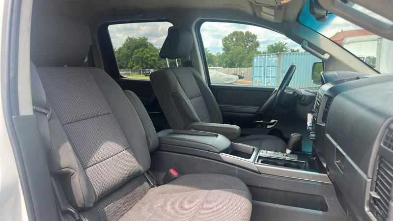 2012 Nissan Titan SV