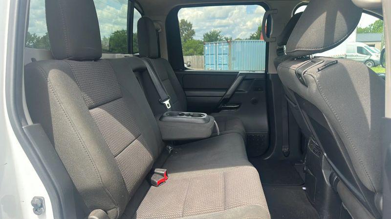 2012 Nissan Titan SV