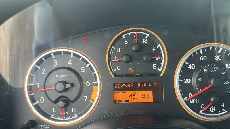 2012 Nissan Titan SV