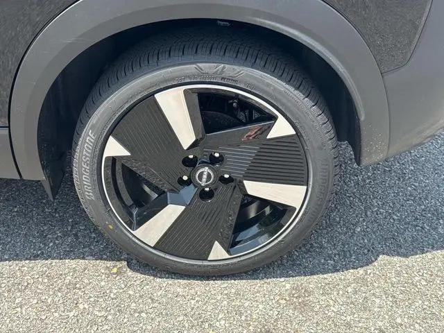 2025 Nissan Kicks SR Intelligent AWD