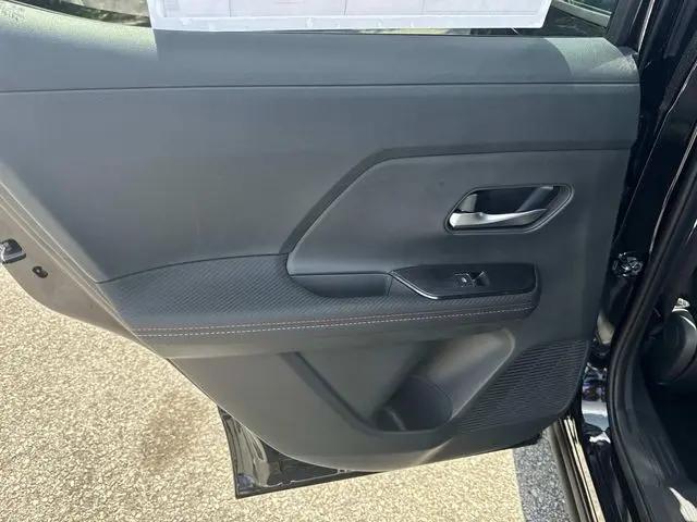 2025 Nissan Kicks SR Intelligent AWD