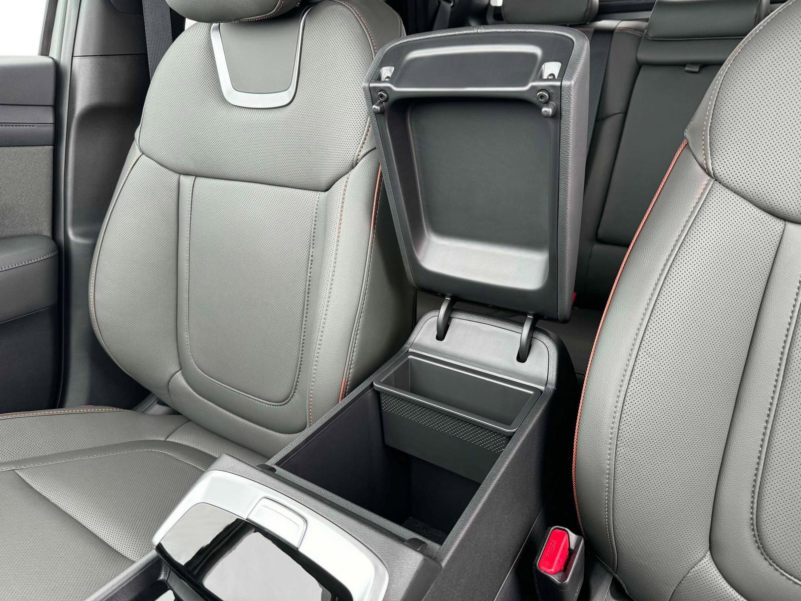 2025 Hyundai Santa Cruz Limited - Photo 18
