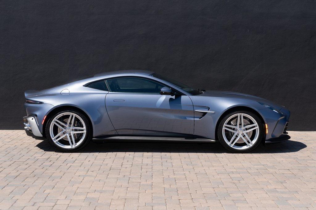 Aston Martin 2025 Vantage Base