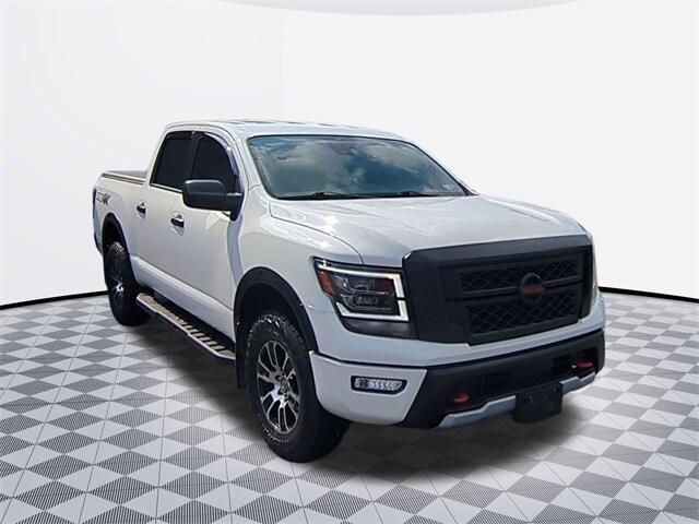 2022 Nissan TITAN Crew Cab PRO-4X 4x4