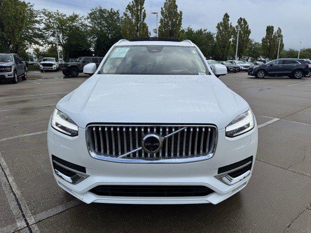 2024 Volvo XC90 B6 Ultimate Bright Theme 6-Seater