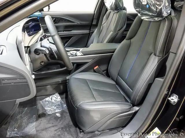 2025 Cadillac iQ Sport w/1SF