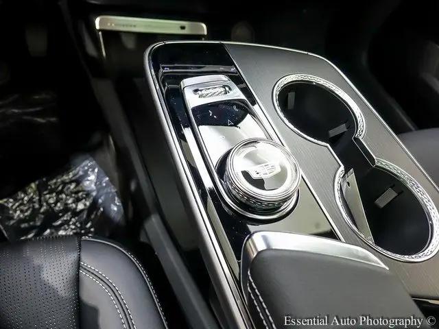 2025 Cadillac iQ Sport w/1SF