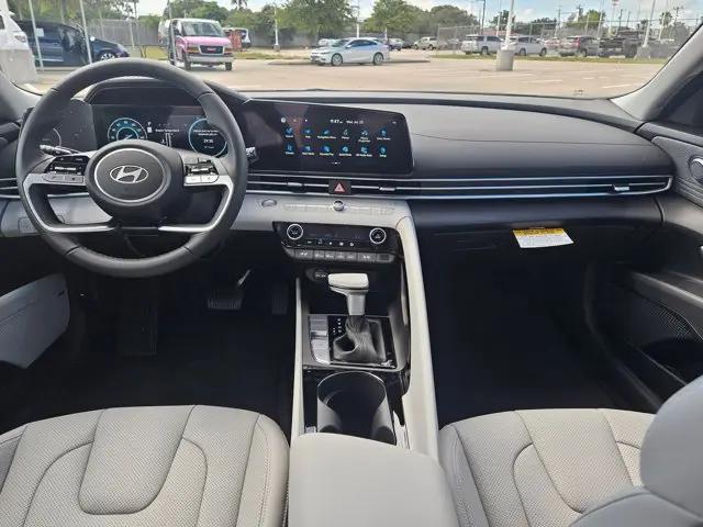 2025 Hyundai Elantra Hybrid Limited