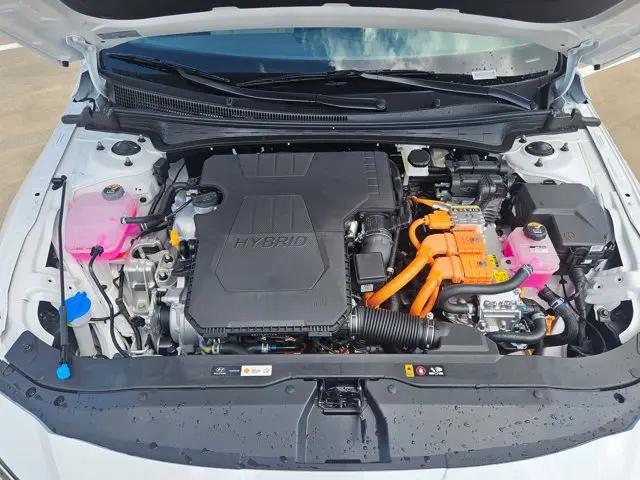 2025 Hyundai Elantra Hybrid Limited