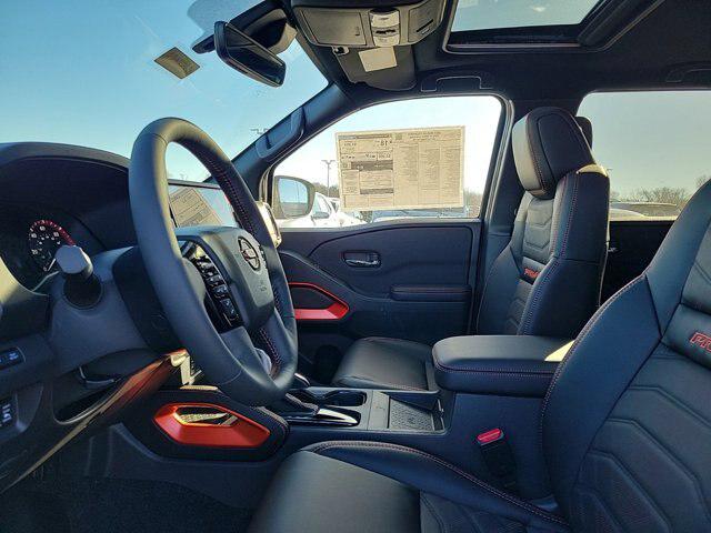 2025 Nissan Frontier Crew Cab PRO-4X 4x4