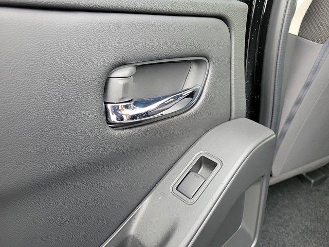 2025 Nissan Frontier Crew Cab SV 4x4