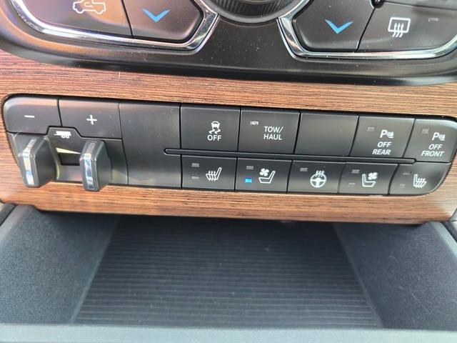 2018 Ram 1500 Laramie Crew Cab 4x4 5'7" Box