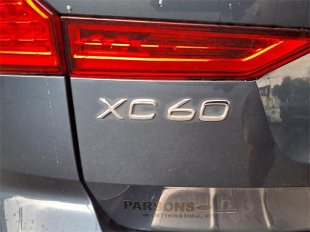 2023 Volvo XC60 B5 Ultimate Bright Theme
