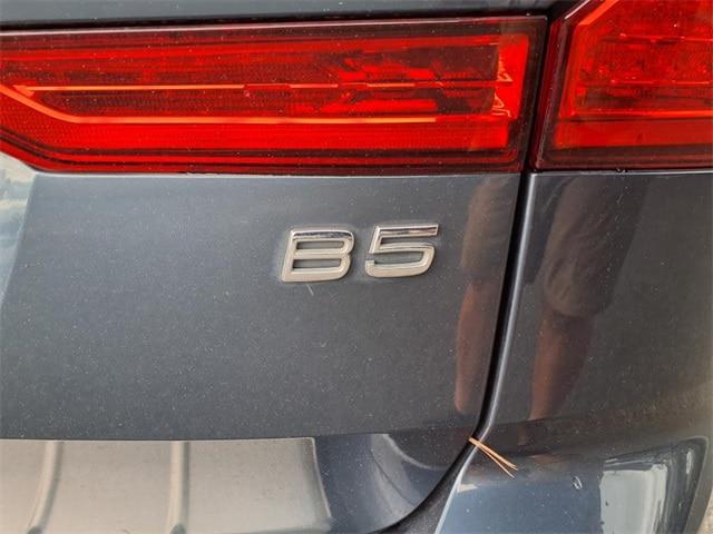 2023 Volvo XC60 B5 Ultimate Bright Theme