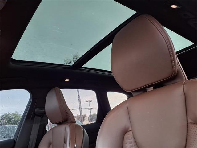 2023 Volvo XC60 B5 Ultimate Bright Theme