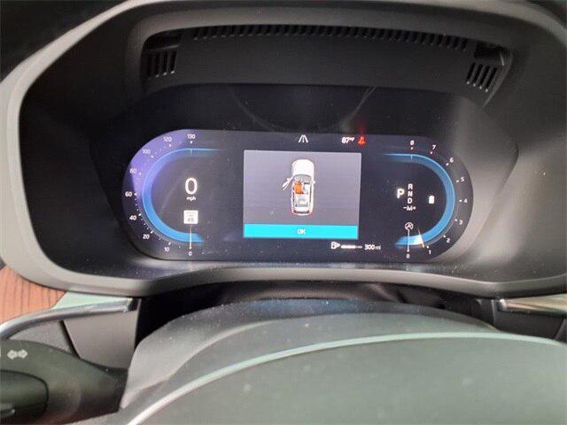 2023 Volvo XC60 B5 Ultimate Bright Theme