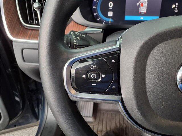 2023 Volvo XC60 B5 Ultimate Bright Theme
