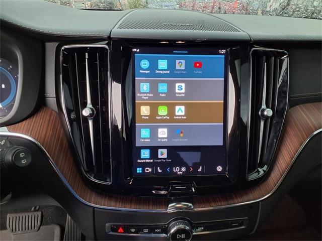 2023 Volvo XC60 B5 Ultimate Bright Theme