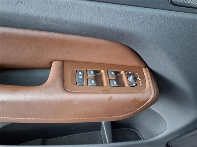 2023 Volvo XC60 B5 Ultimate Bright Theme