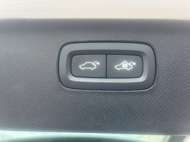 2022 Volvo XC90 T6 Inscription 7 Passenger