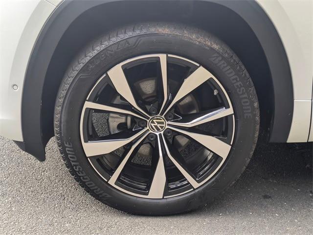 2025 Volkswagen Atlas Cross Sport 2.0T SEL Premium R-Line