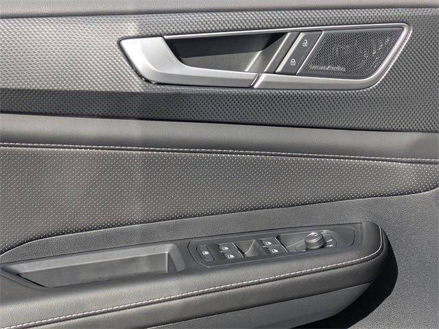 2025 Volkswagen Atlas Cross Sport 2.0T SEL Premium R-Line